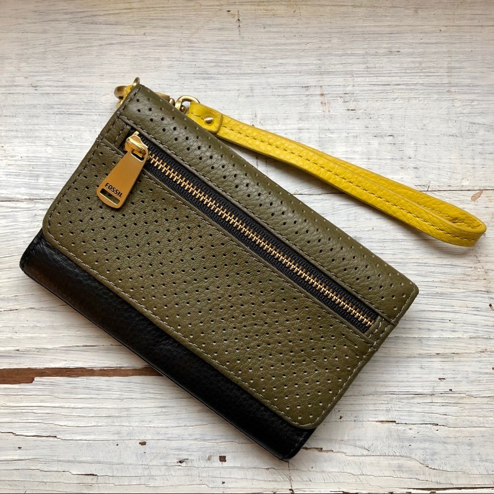 Fossil Black/Olive Green Wallet Wristlet